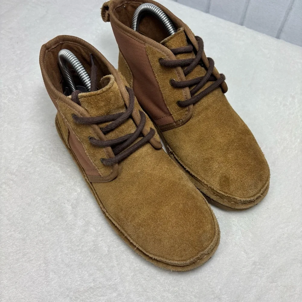 UGG Neumel Suede Lace Up Chukka Boots‎ Size 4